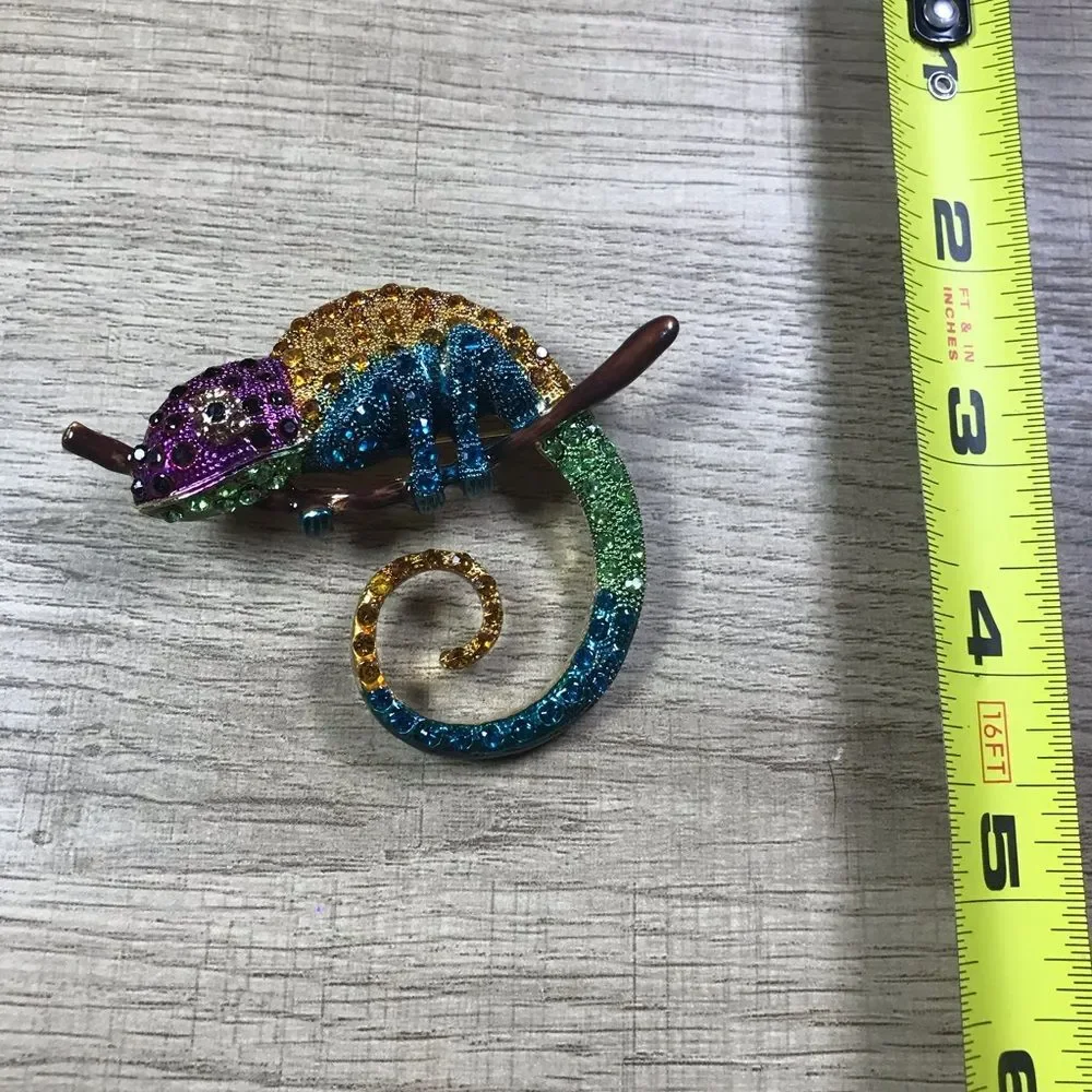 Chameleon Rhinestone Chameleon Lizard Brooch Stunner brooch!!!